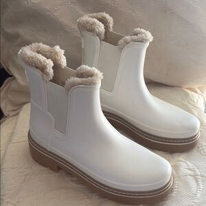 Marc Fisher White and Tan Chelsea Boots Size 8